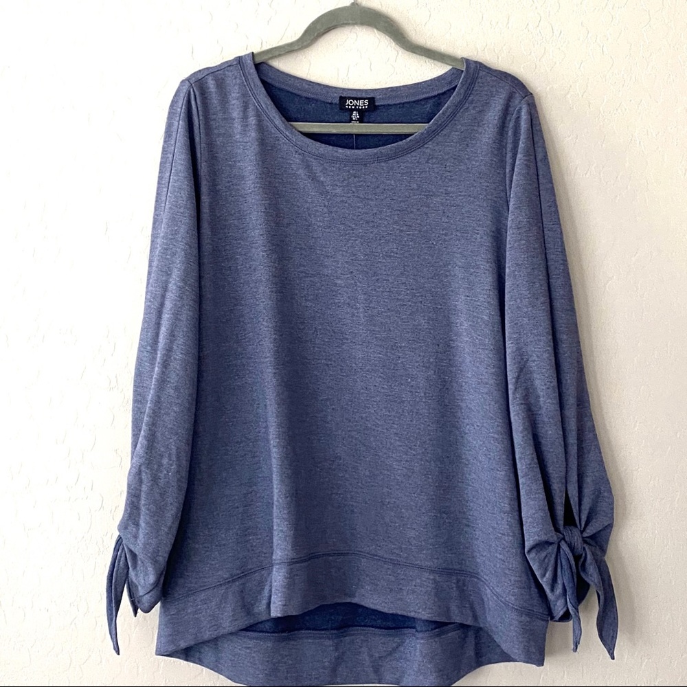 NEW Sweatshirt Top